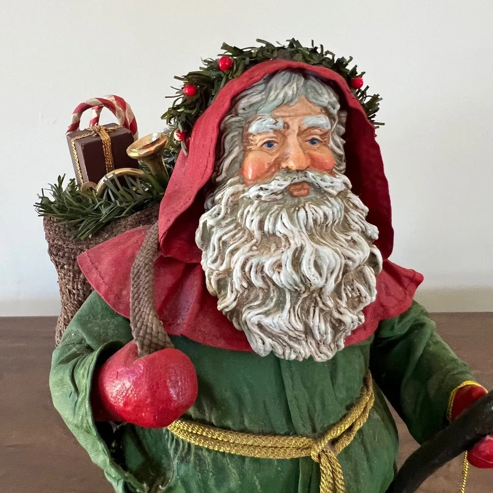 Possible Dreams Clothtique Original Santa Figurine Green Robe Red Hood Wreath
